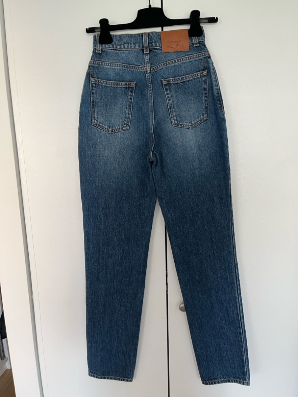Alexander McQueen High Rise Tapered Straight Jeans Med Wash S23 Size 24 NWT $790 - Picture 12 of 16